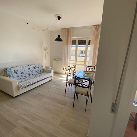 Casa Susy Apartment Виареджо Екстериор снимка